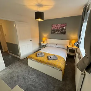 Cosy With Parking Close To City Centre Exeter